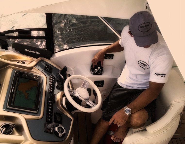 Sessa Marine C36 Magna Aqua: Cockpit visto de cima