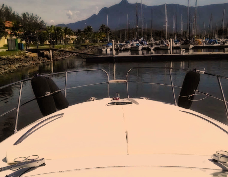 Sessa Marine C36 Magna Aqua: Convés. Vista para a marina