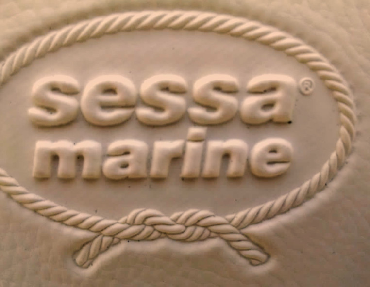Sessa Marine C36 Magna Aqua: Detalhe no timão